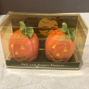 Great Shakes Jack-O-Lantern Vintage Salt & Pepper Shakers NIB